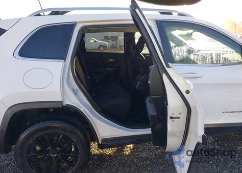 2019 Jeep Cherokee Latitude Fwd from USA, damaged, VIN 1C4PJLCB3KD272144